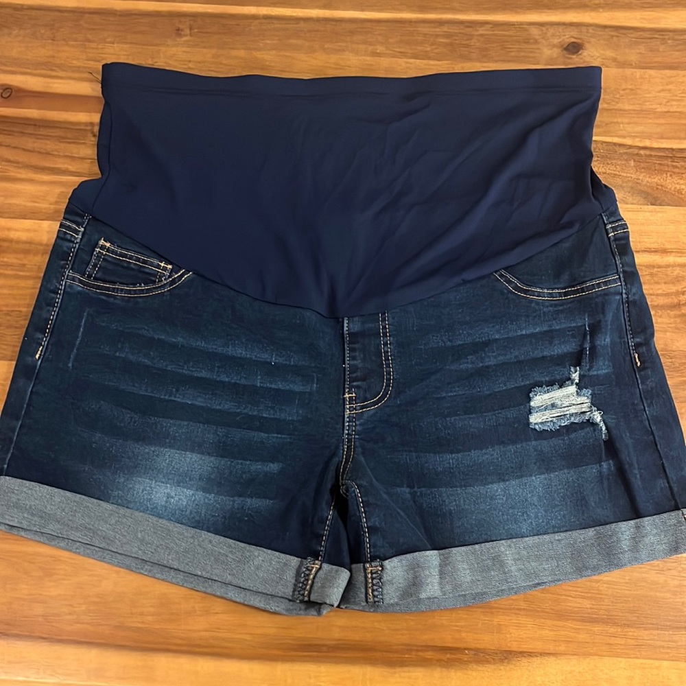 Floerns Women's Maternity Ripped Roll Hem Jeans Shorts